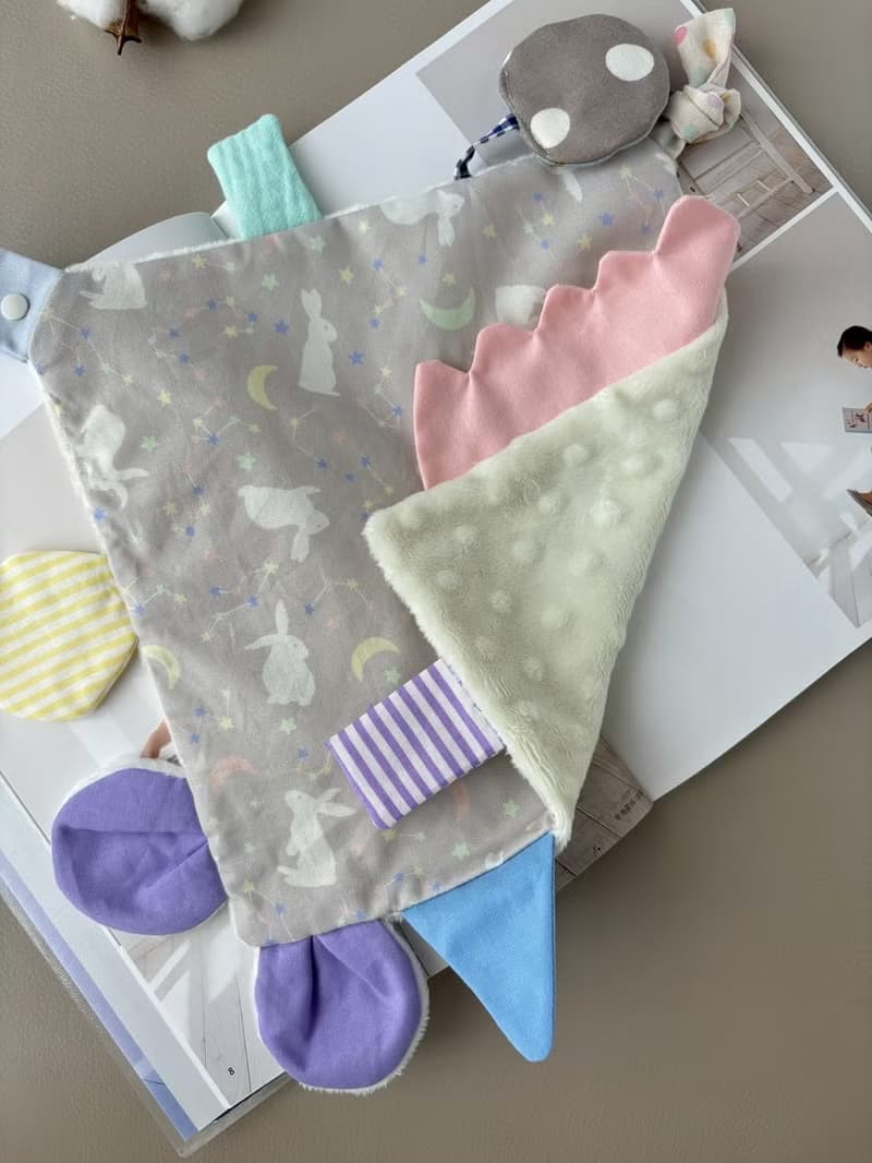 寶寶多功能安撫巾 兔兔月亮灰白色 口水巾 新生禮 奶嘴鏈