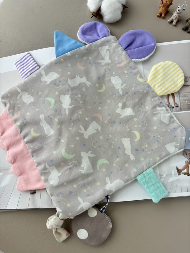寶寶多功能安撫巾 兔兔月亮灰白色 口水巾 新生禮 奶嘴鏈
