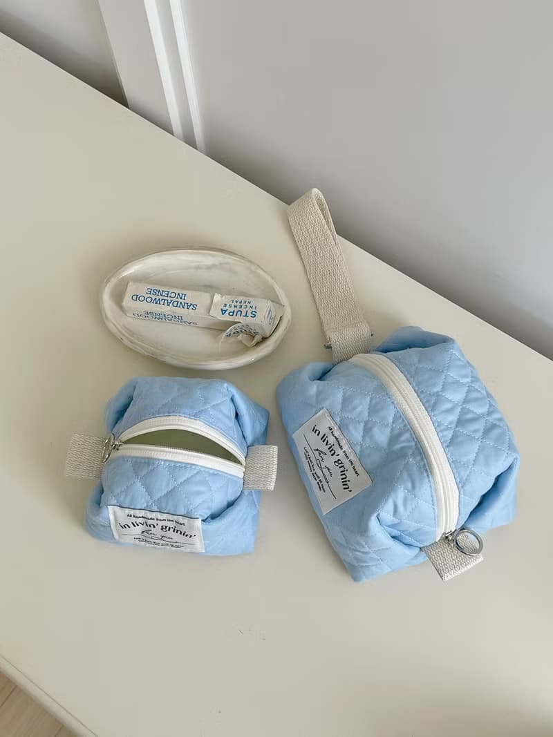 murmuring pouch M_blue soda