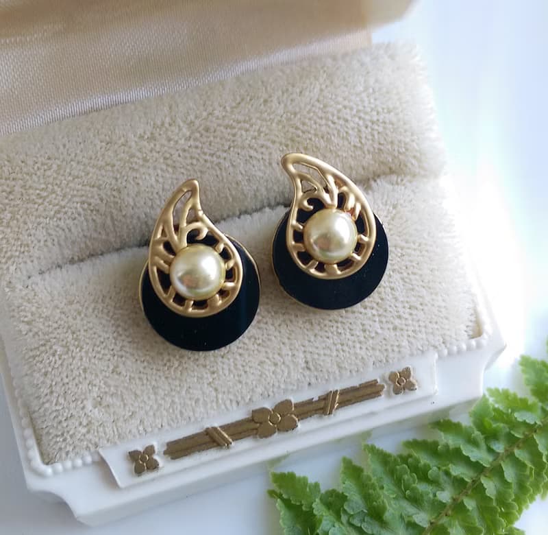 Vintage Jewelry 西洋古董飾品 小巧 金色調 對稱 雅致 針式耳環