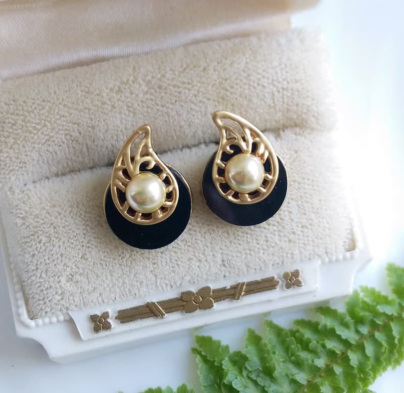 Vintage Jewelry 西洋古董飾品 小巧 金色調 對稱 雅致 針式耳環