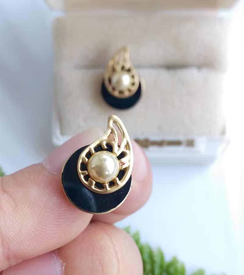 Vintage Jewelry 西洋古董飾品 小巧 金色調 對稱 雅致 針式耳環