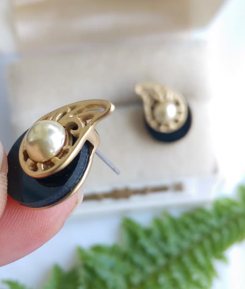 Vintage Jewelry 西洋古董飾品 小巧 金色調 對稱 雅致 針式耳環