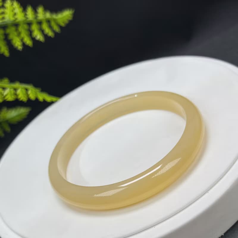 精品 金色瑪瑙手镯 63MM 冰潤起光玉髓手環 金條子 祥瑞財富貴氣