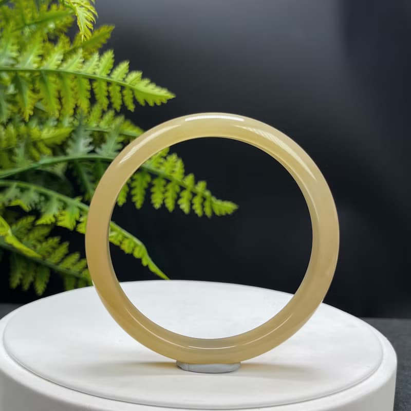 精品 金色瑪瑙手镯 63MM 冰潤起光玉髓手環 金條子 祥瑞財富貴氣