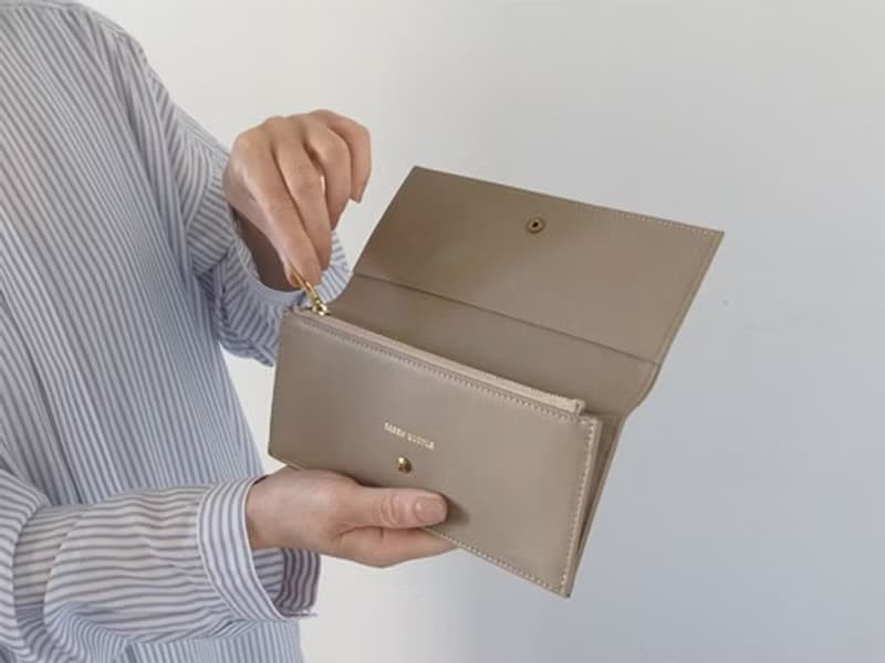 上質イタリア製革で作ったシックな長財布 - Long Wallet - SAND BEIGE - CAREN QUOYLE -