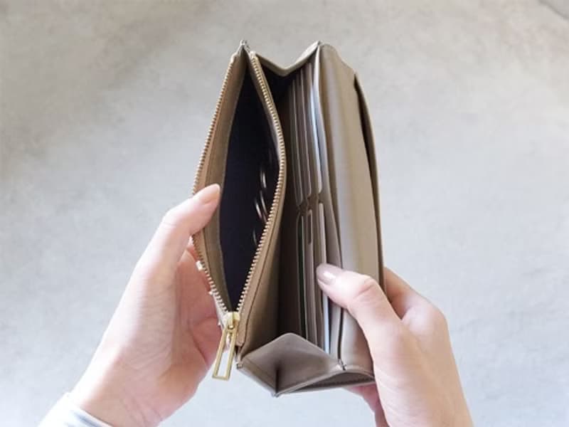 上質イタリア製革で作ったシックな長財布 - Long Wallet - SAND BEIGE - CAREN QUOYLE -