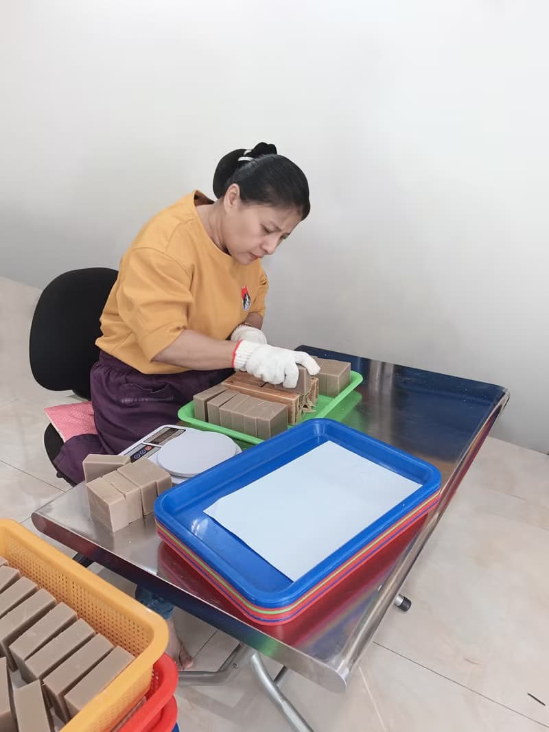 熱銷第一焱芝 -紫草根潤白馬賽皂丨乳油木果脂全身洗亮白自然光澤