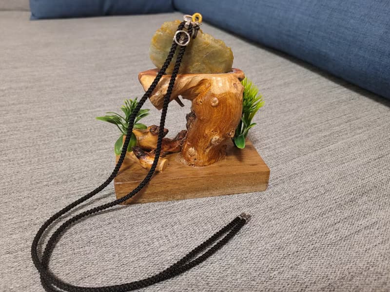 【親翠】天然翡翠 冰油極美黃翡山水 | 行走小金庫 | 金山戴著走