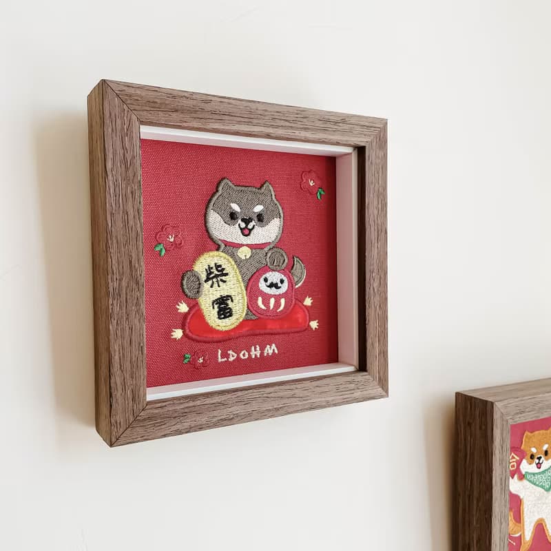 【柴富自由】微笑柴犬 刺繡畫|實木框|招柴納福 柴福圓滿