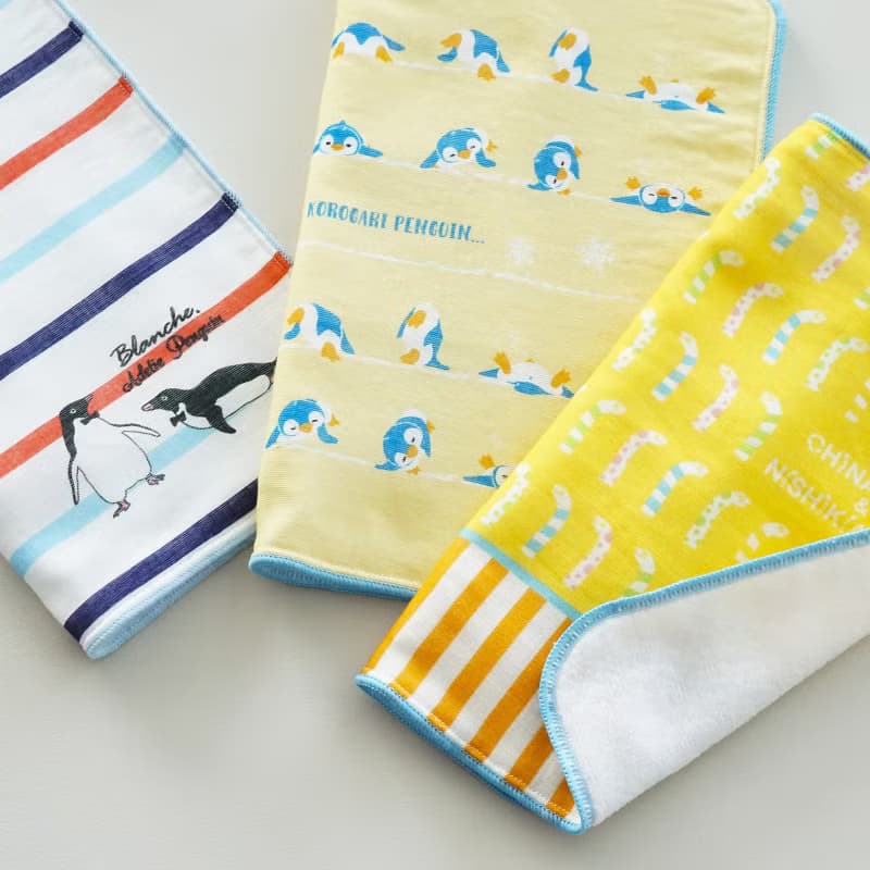 Gauze Mini Towel 24cm×24cm Kids School Cute Penguin Gift Present Lunch Japan