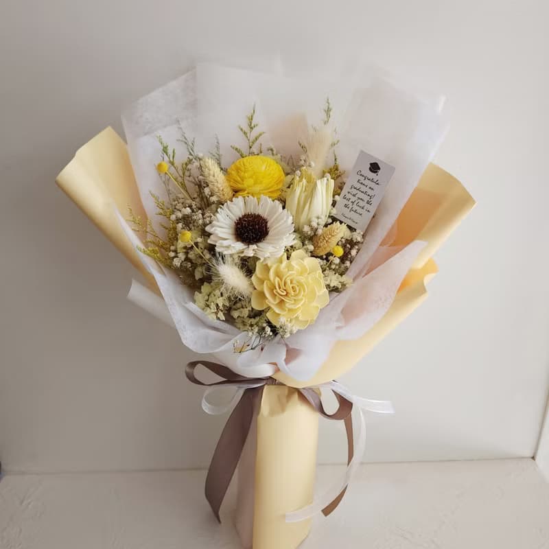 蓪草向日葵+鬱金香乾燥花束|畢業 生日 慶祝 學士帽| 粉黃藍