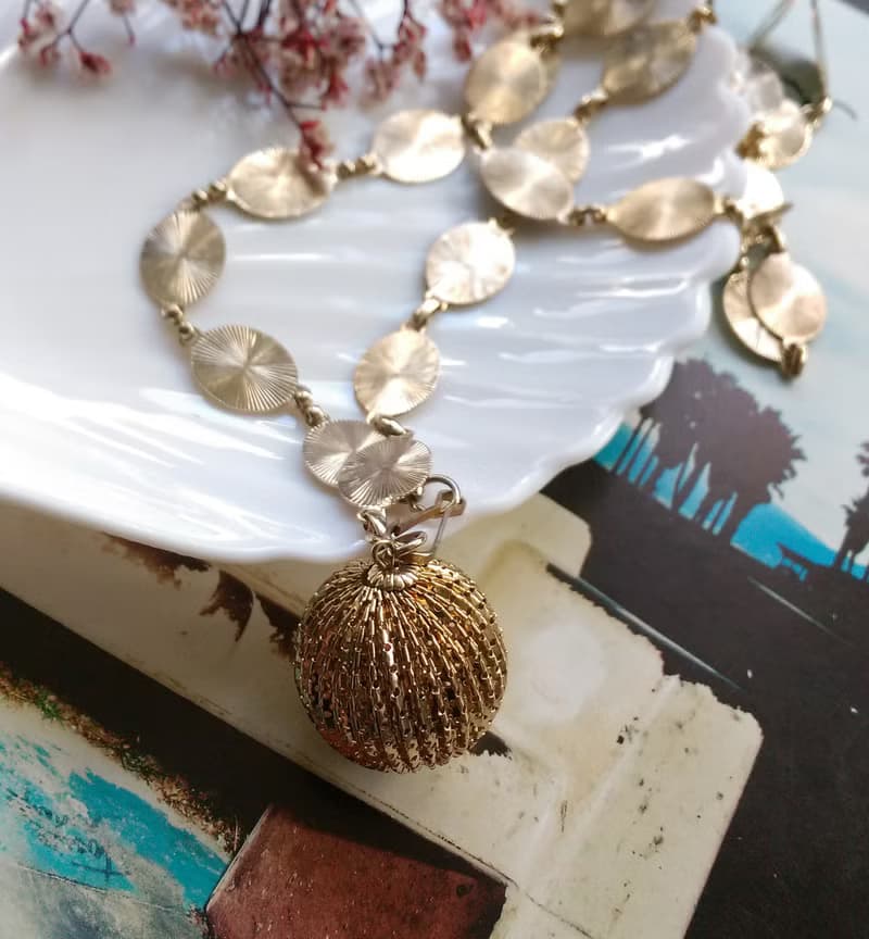 【西洋古董飾品】金屬立體簍空 摩登 球球 項鍊