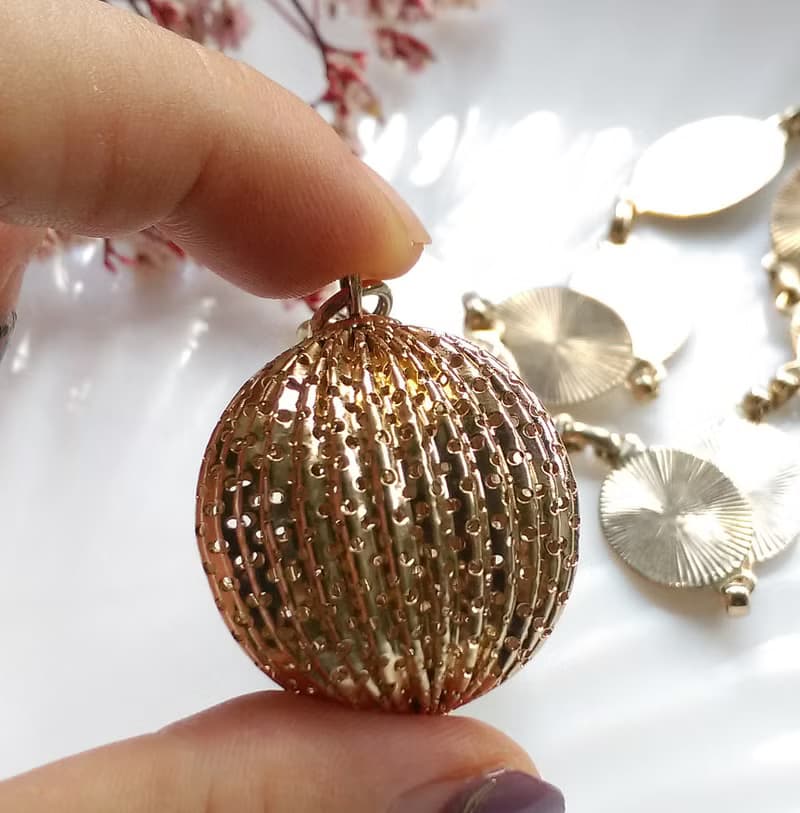 【西洋古董飾品】金屬立體簍空 摩登 球球 項鍊