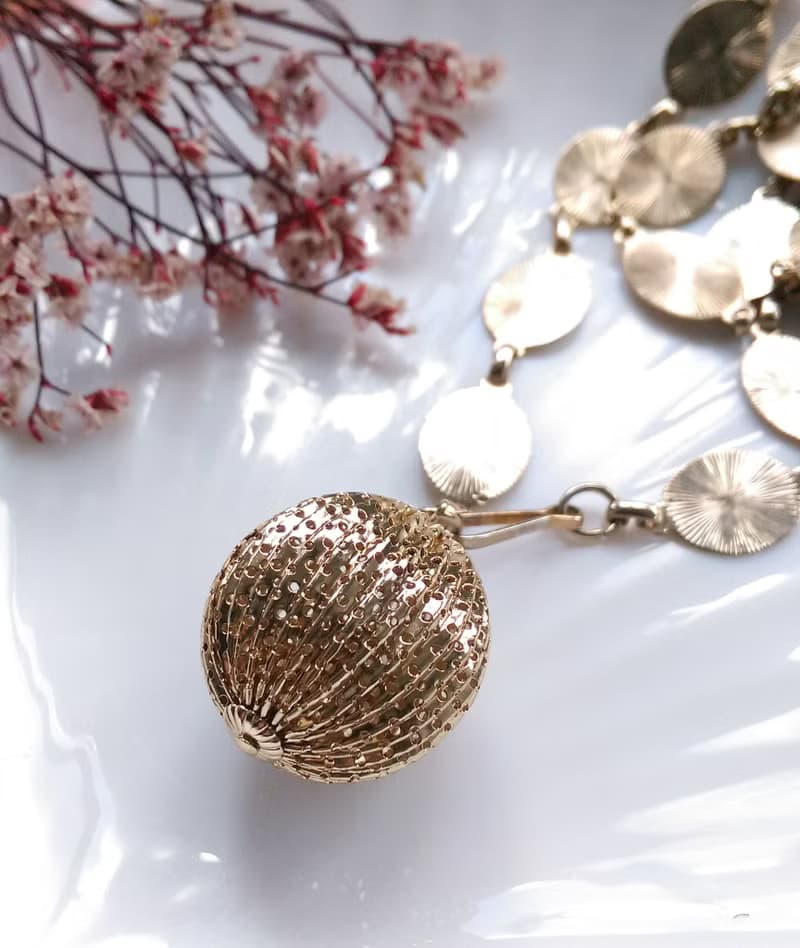 【西洋古董飾品】金屬立體簍空 摩登 球球 項鍊