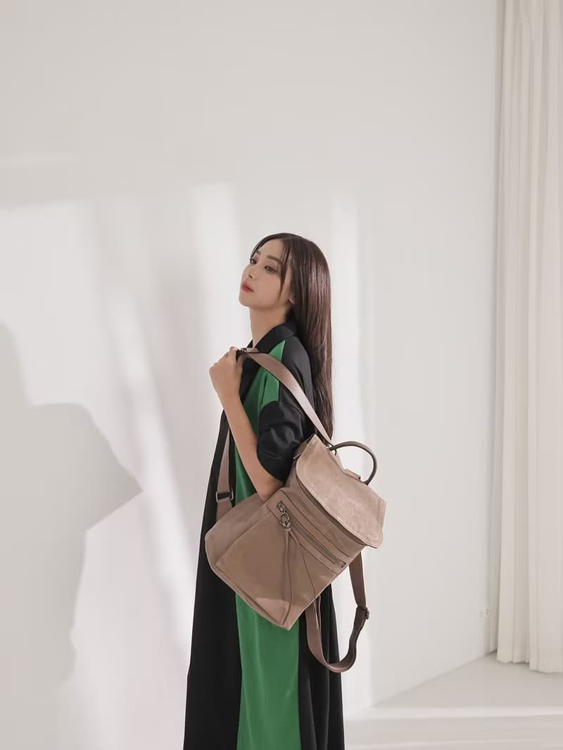 supportingrolestudio率性實用方形真皮後背包 亞咖啡