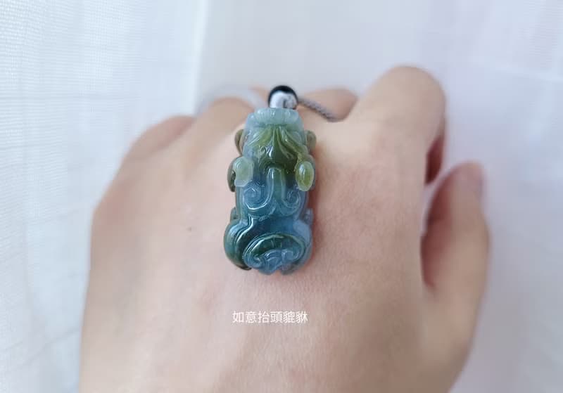 【親翠】天然翡翠 冰牛仔藍茶黃如意貔貅 | 特殊色 | 貔貅園