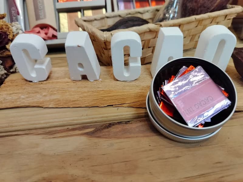 KAKAWA原豆現磨鋁盒_綜合75%醇巧克薄片NT380一組