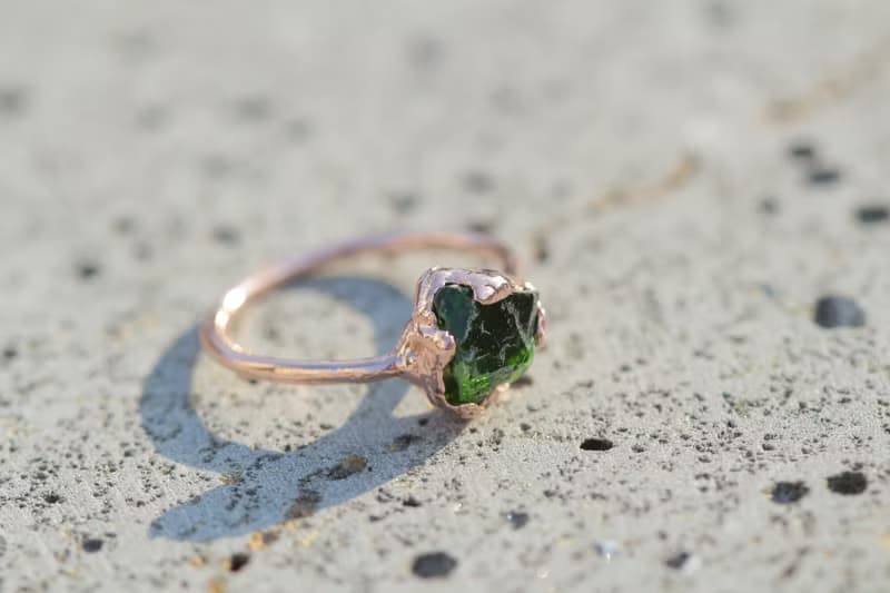 Green Diaopside Natural Point Silver Ring