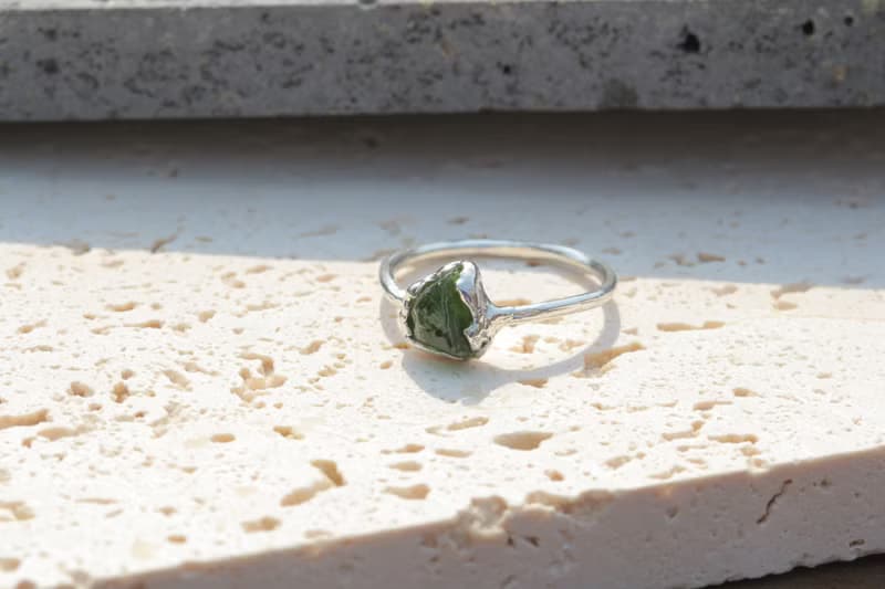 Green Diaopside Natural Point Silver Ring