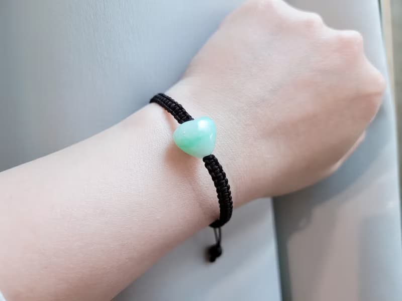 【親翠】天然翡翠 果陽綠仙氣立體胖愛心極簡平結手繩 送禮首選