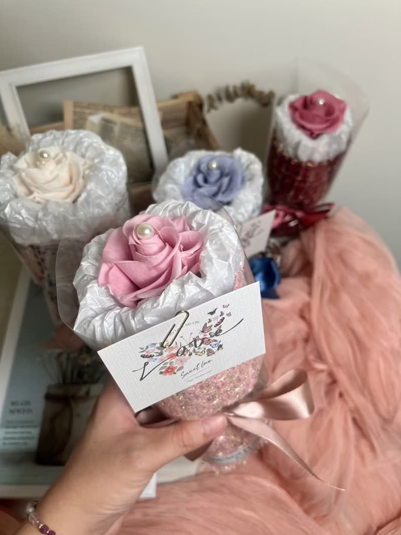 現貨 情人節花束 小香毛呢玫瑰永生花束 4色