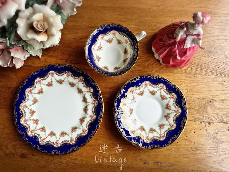 古董英國製Royal Doulton 華麗鈷藍描金粉紅玫瑰花卉骨瓷四重奏杯