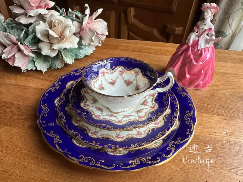 古董英國製Royal Doulton 華麗鈷藍描金粉紅玫瑰花卉骨瓷四重奏杯