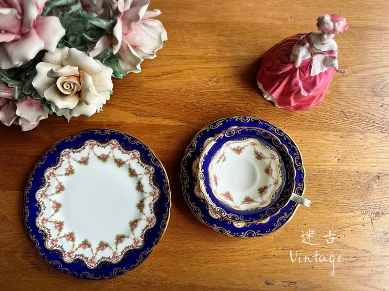古董英國製Royal Doulton 華麗鈷藍描金粉紅玫瑰花卉骨瓷四重奏杯