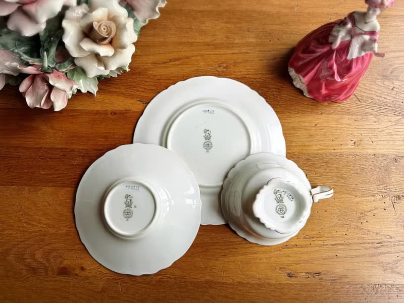 古董英國製Royal Doulton 華麗鈷藍描金粉紅玫瑰花卉骨瓷四重奏杯