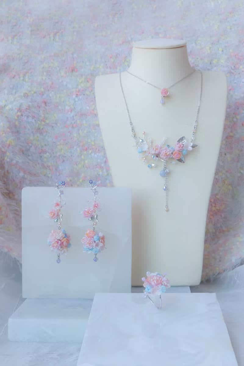 ZODIAC:  天秤 X 梅花 / 手製梅花花束925純銀鍍白金項鍊