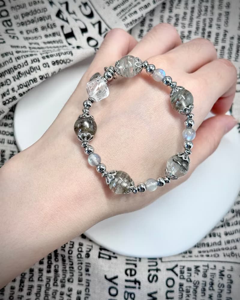 墨雨雲間千層幽靈水晶手鍊 - 醫療鋼/千層幽靈/綠幽靈/拉長石