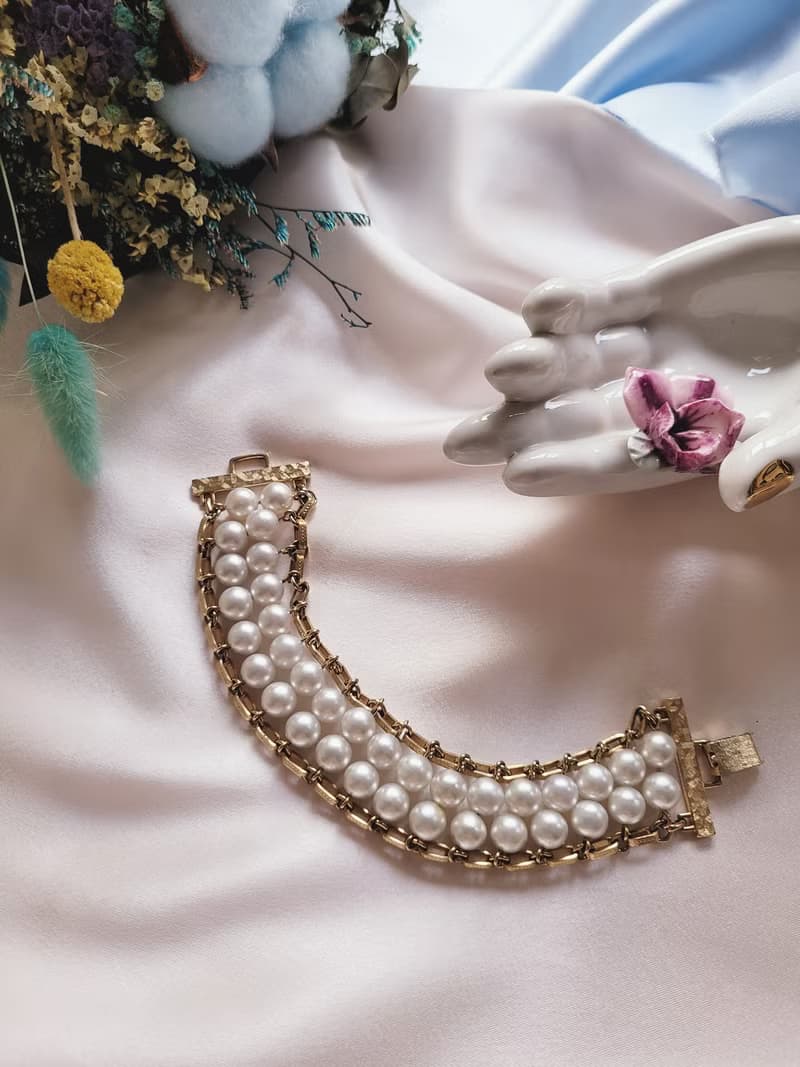 美國西洋古董飾品/SARAH COV寬版人造珍珠金色手鍊 復古珠寶首飾