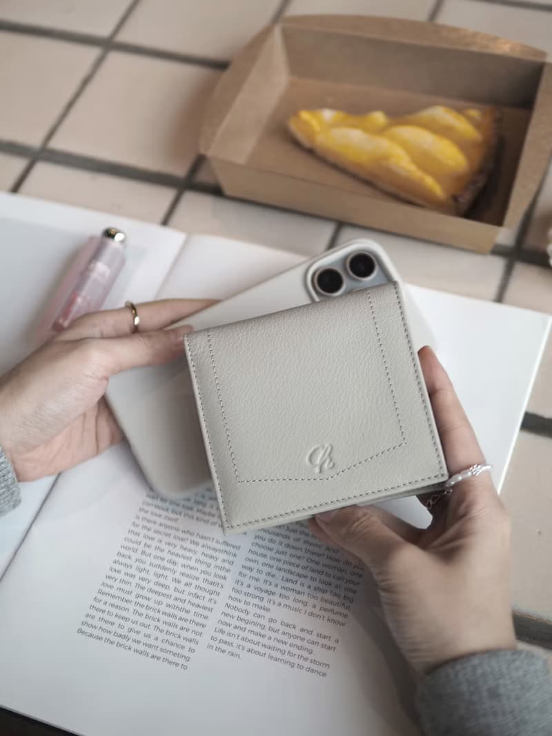Hannah (Cloud) : Small leather short wallet, folded wallet, Mini wallet