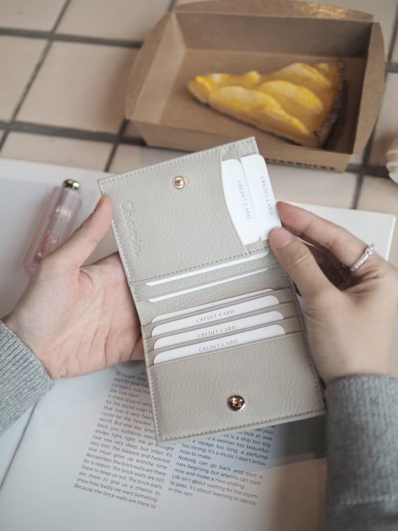 Hannah (Cloud) : Small leather short wallet, folded wallet, Mini wallet