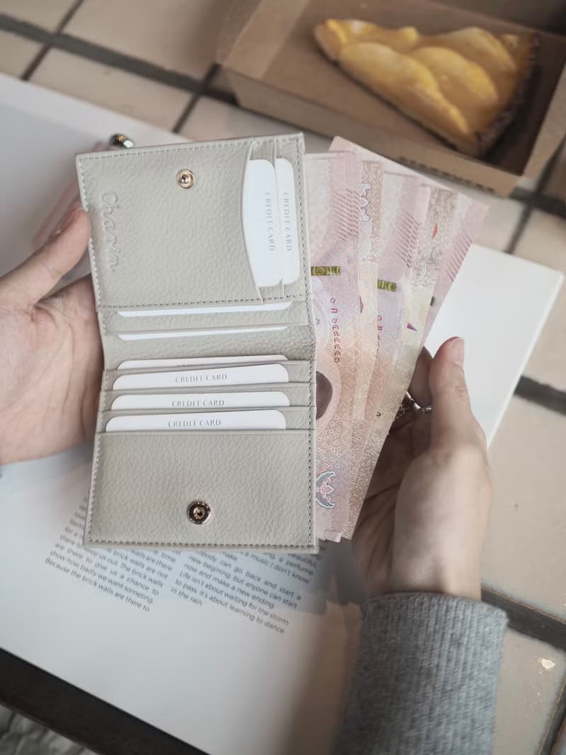 Hannah (Cloud) : Small leather short wallet, folded wallet, Mini wallet