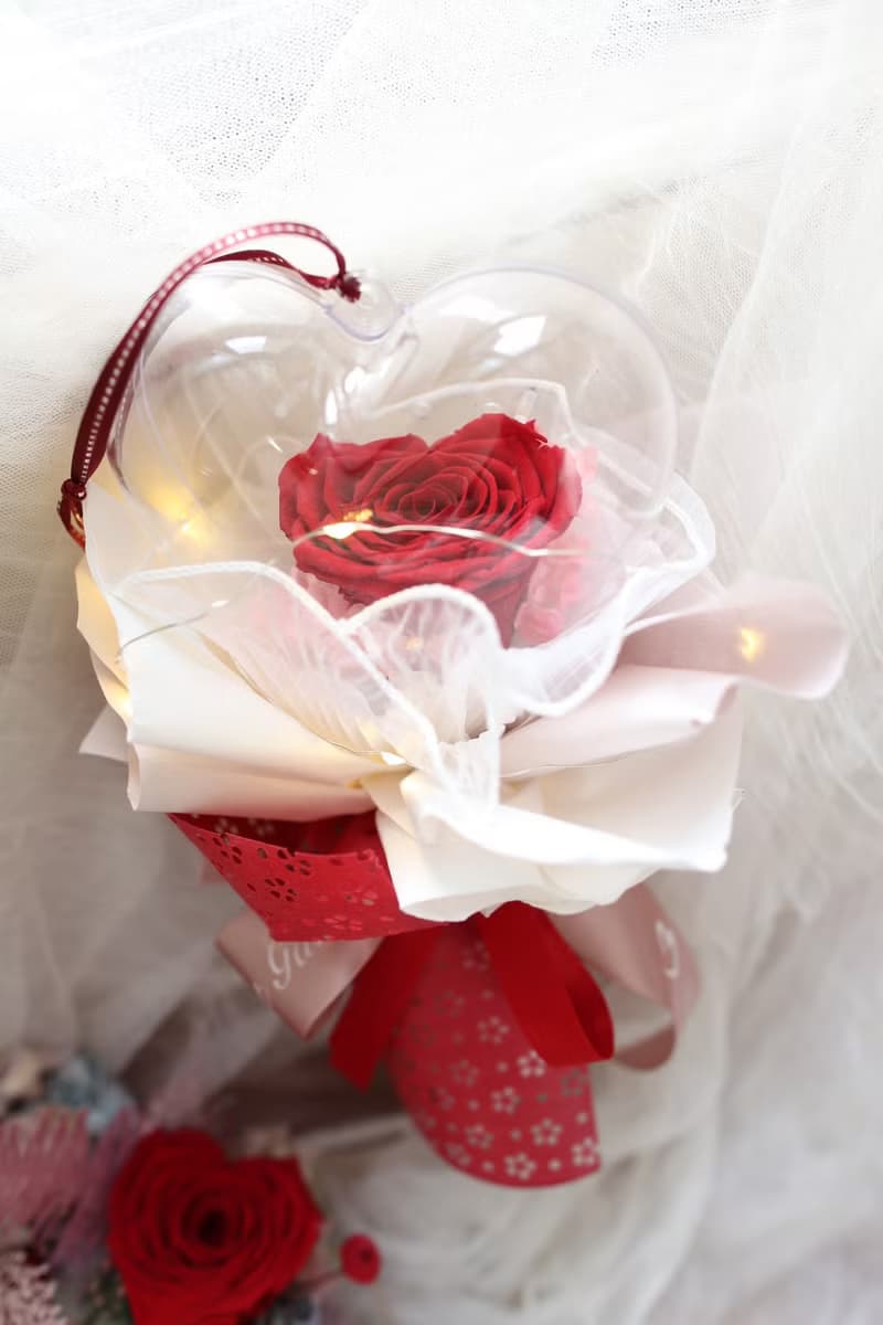 520我愛你-情緣我愛你愛心永生花波波包裝花束-情人節禮物附燈