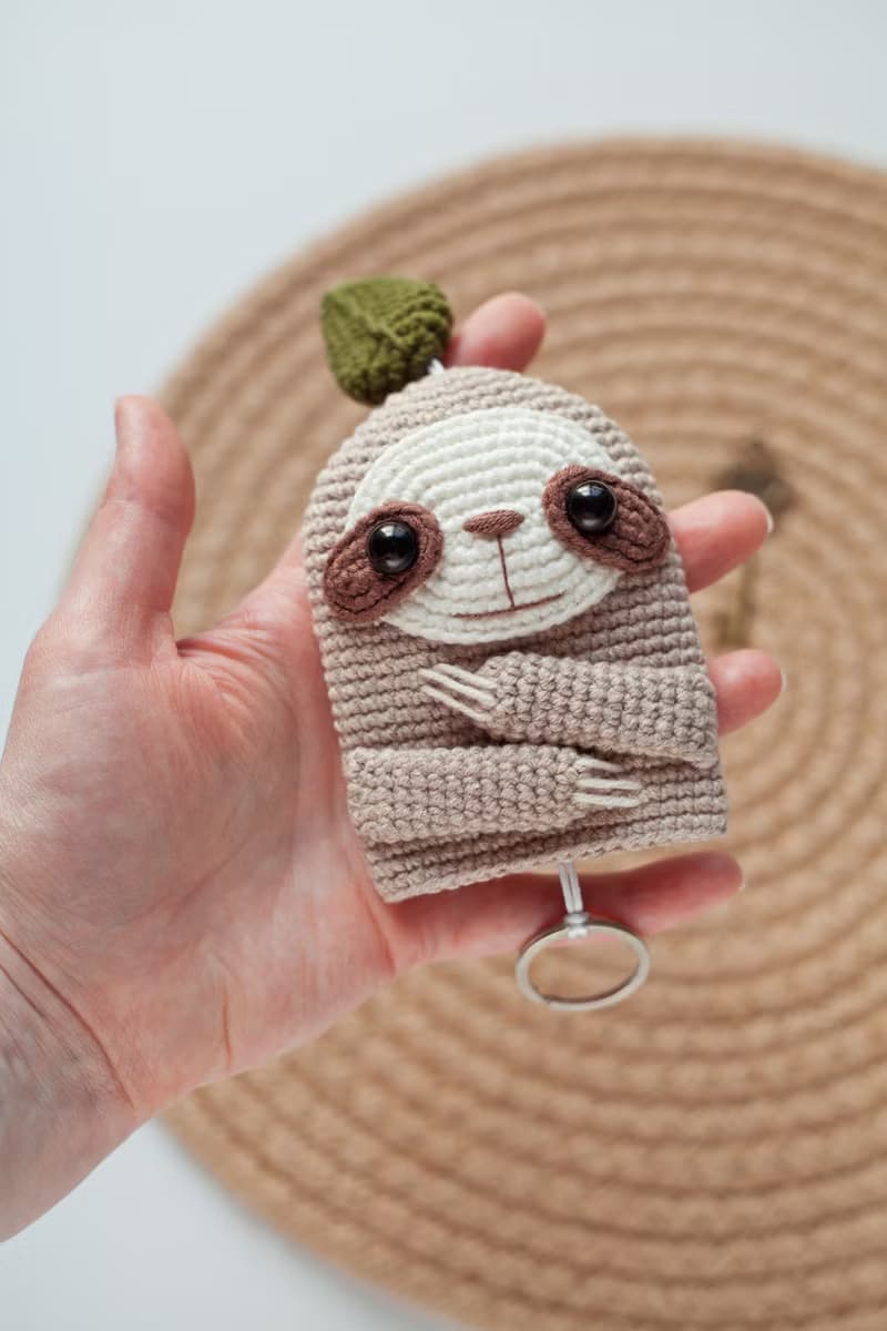 【數位】Sloth Key Cover Crochet Pattern - Key Chain DIY - Amigurumi Toy - Digital Item