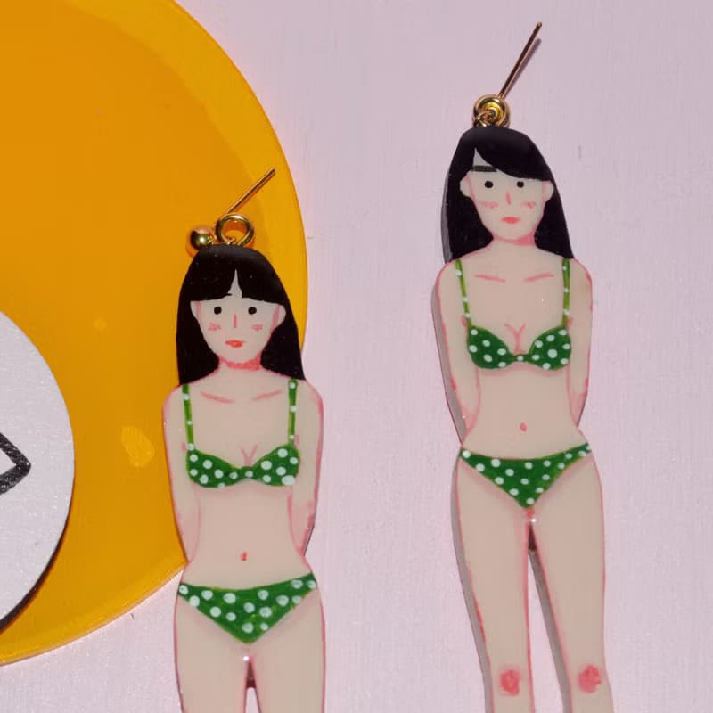 綠色波點比基尼少女 復古浪漫夏日人型耳飾 手繪木製