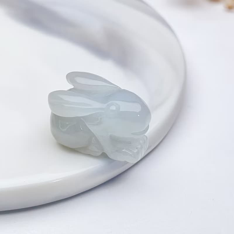 【錢兔似錦】冰糯種飄綠翡翠兔子吊飾 | 天然緬甸玉翡翠A貨