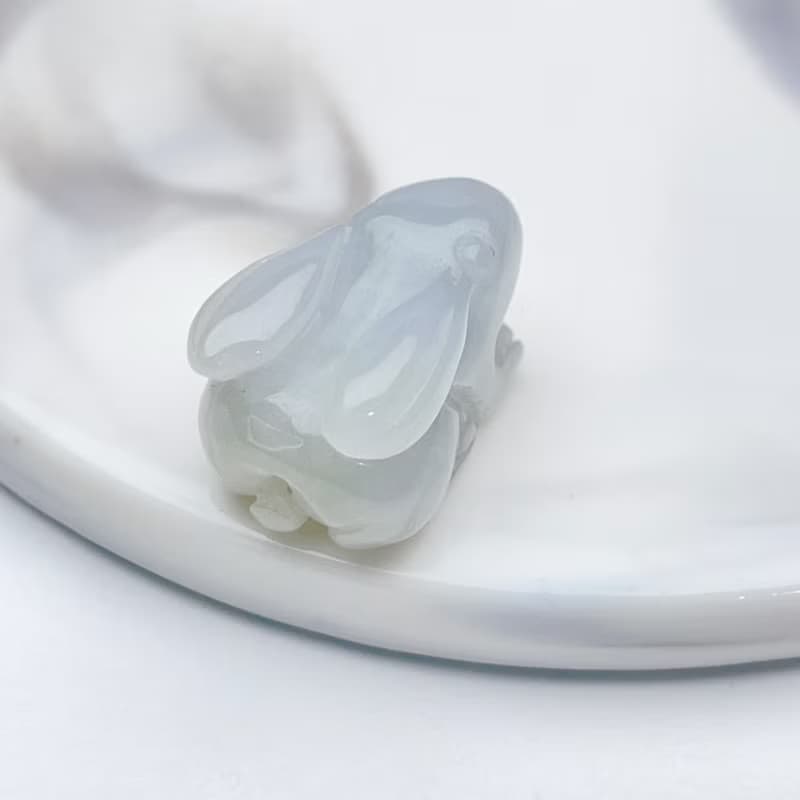 【錢兔似錦】冰糯種飄綠翡翠兔子吊飾 | 天然緬甸玉翡翠A貨