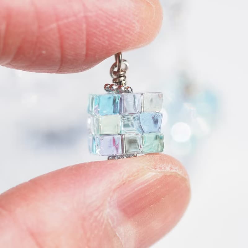 【Special】立方体ガラス(キューブ【ミニ】【舞】)ピアス/イヤリング【金具選べます】【受注制作】