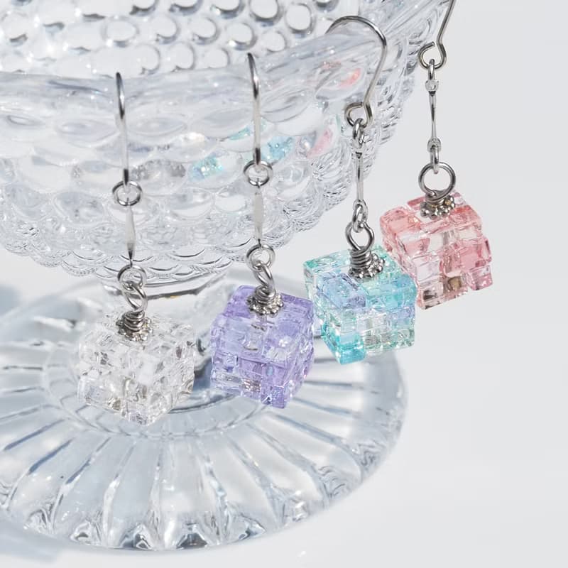 【Special】立方体ガラス(キューブ【ミニ】【舞】)ピアス/イヤリング【金具選べます】【受注制作】