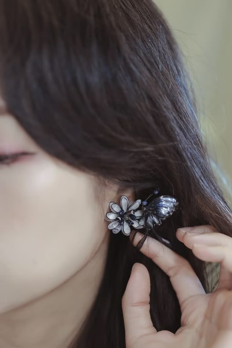 蝶與花 黑白時尚蝴蝶花球耳環 水晶花 樹脂花耳環