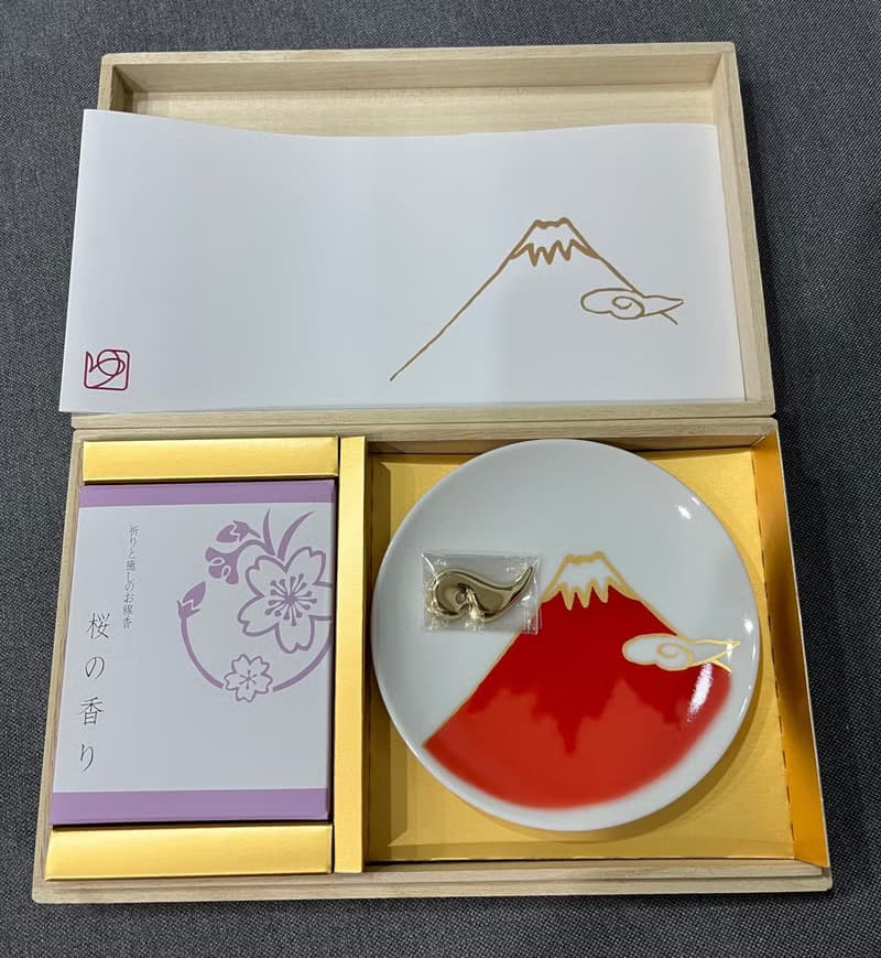 【悠悠庵】 紅色富士山香皿 + 櫻花短香 組裝