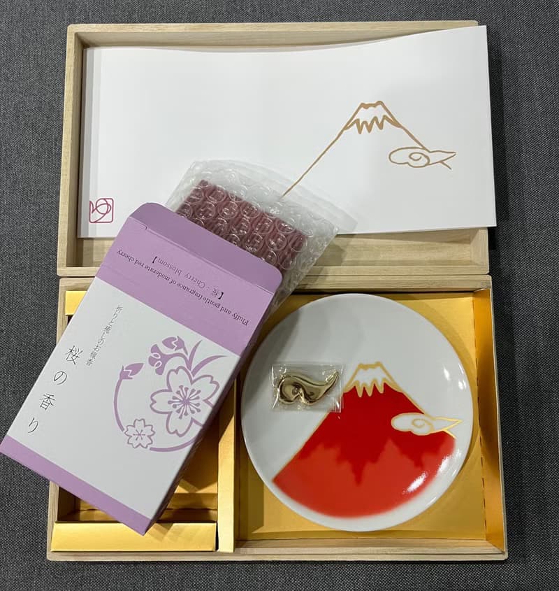 【悠悠庵】 紅色富士山香皿 + 櫻花短香 組裝