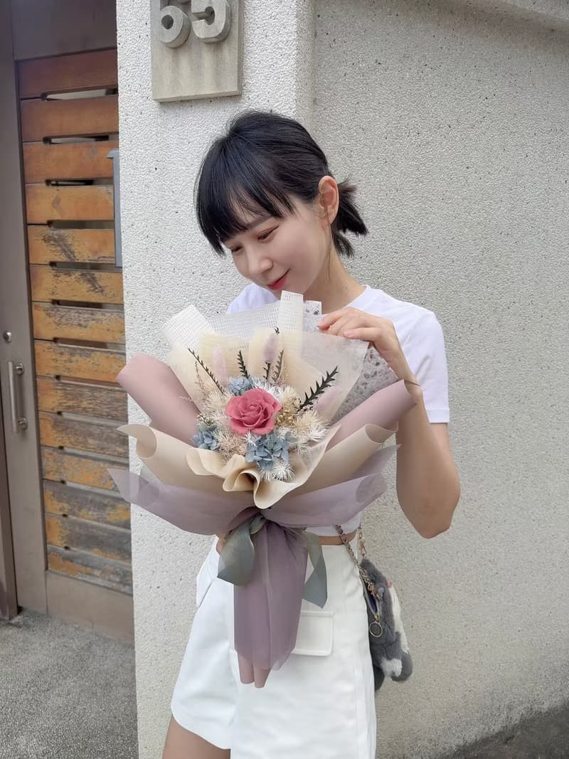 永生玫瑰花束_莎士比亞的詩篇_乾燥玫瑰色