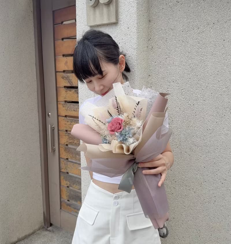 永生玫瑰花束_莎士比亞的詩篇_乾燥玫瑰色