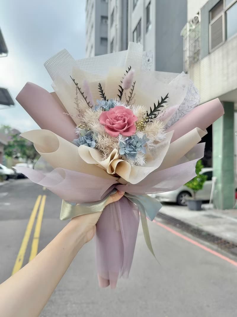 永生玫瑰花束_莎士比亞的詩篇_乾燥玫瑰色