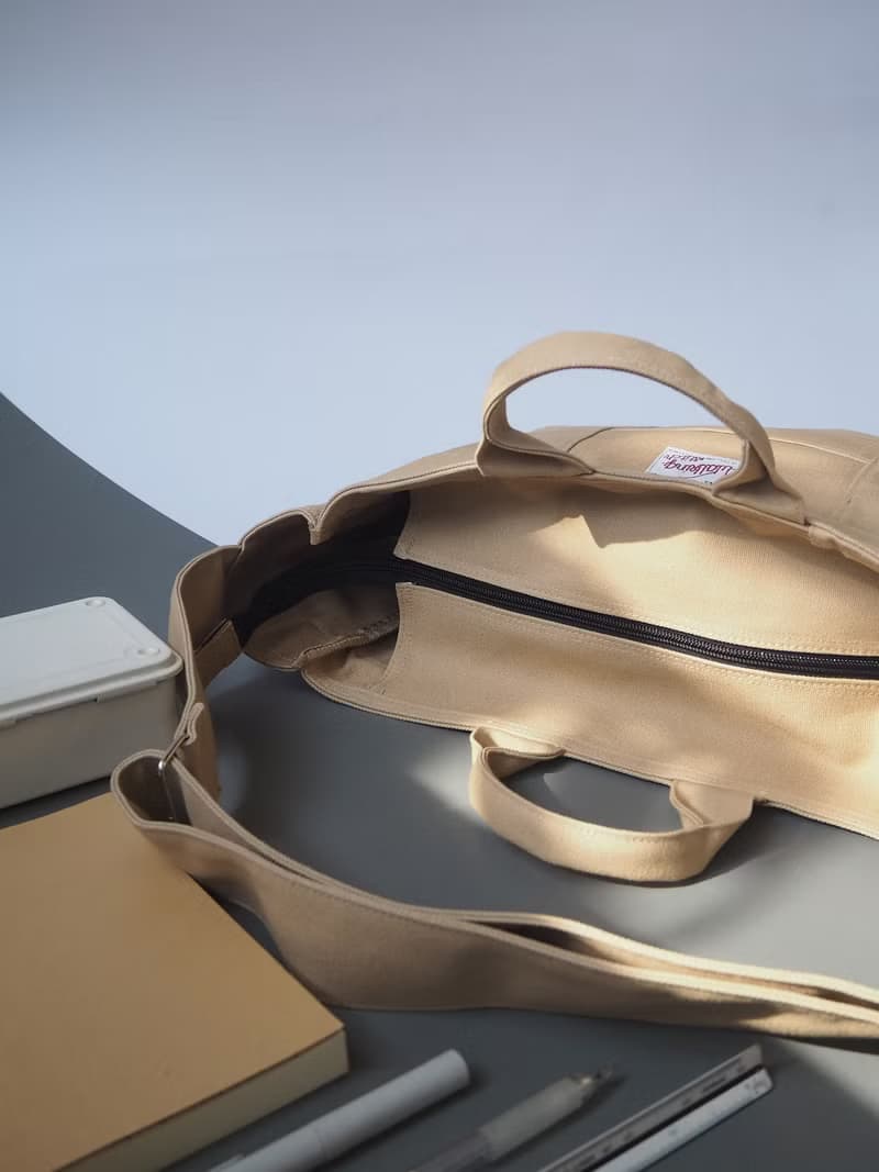 Way Crossbody Bag : Khaki